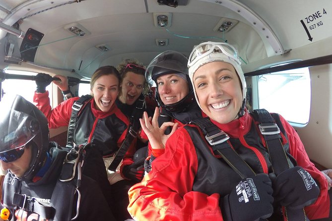 NZONE Skydive Queenstown - The aircraft flight above Lake Wakatipu