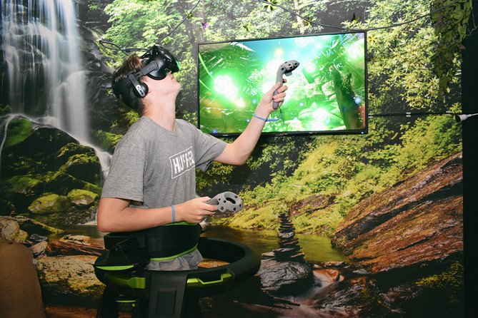 Omni VR - Multiplayer Virtual Reality - The staff make the setup less intimidating