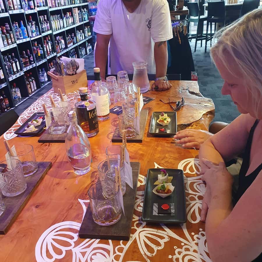 Paihia or Kerikeri: Wine, Spirit, & Craft Beer Tour - Guides make a practical difference