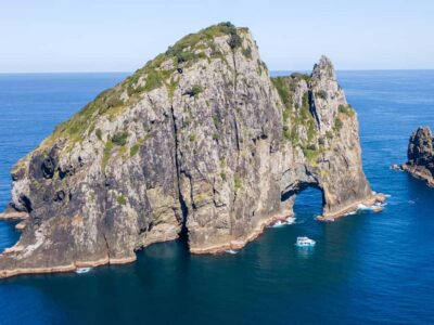 Paihia/Russell: Hole in the Rock Cruise with 2 Island Stops