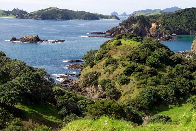 Phantom Sailing Bay of Islands - Setting off from Russell at 10:00 am