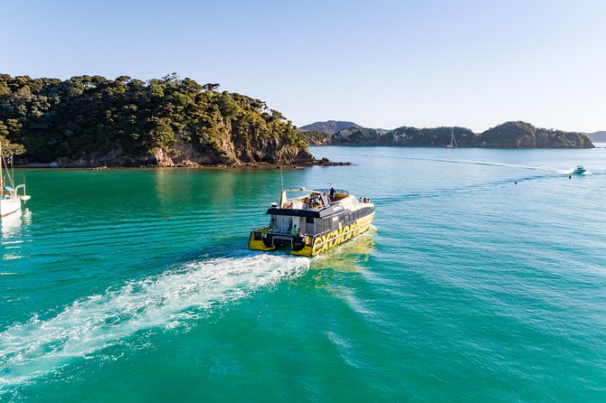 Phantom Sailing Bay of Islands - The island stop and viewpoint walk
