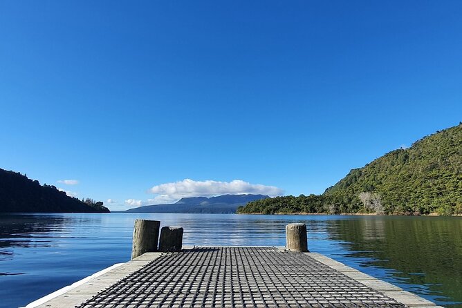 Ports of Tauranga/Rotorua/Tga - 6 Hours Rotorua Highlights Tour - Blue Lake, Green Lake, and Tarawera views