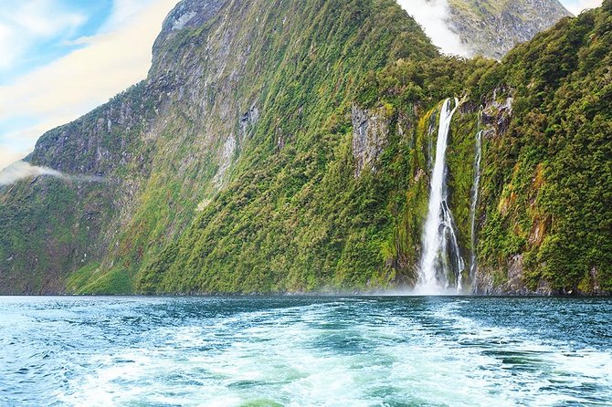 Premium Milford Sound Tour, Cruise & Lunch from Te Anau - What lunch and the small group add