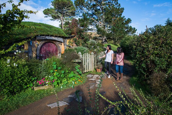 Private 2 Day Tour: Hobbiton, Waitomo, Rotorua Geothermal & Hamilton Gardens - What the $2,047.89 price really covers