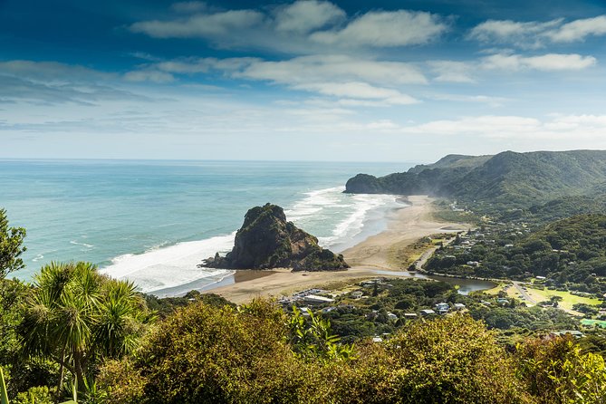 Private Auckland Luxury Tour - Mount Eden for Auckland’s broadest city view
