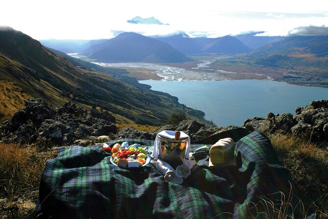 Private Champagne Picnic on a Peak with Helicopter Ride - What comes in the picnic hamper