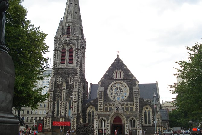 Private Christchurch & Lyttelton Scenic Day Tour - Why the Port Hills give this tour its shape