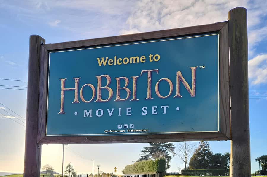 Private Hobbiton & BlueSprings & Redwood forest fromAuckland - Key points at a glance