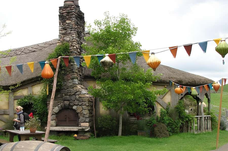 Private Hobbiton & BlueSprings & Redwood forest fromAuckland - Why Hobbiton makes this private day worthwhile