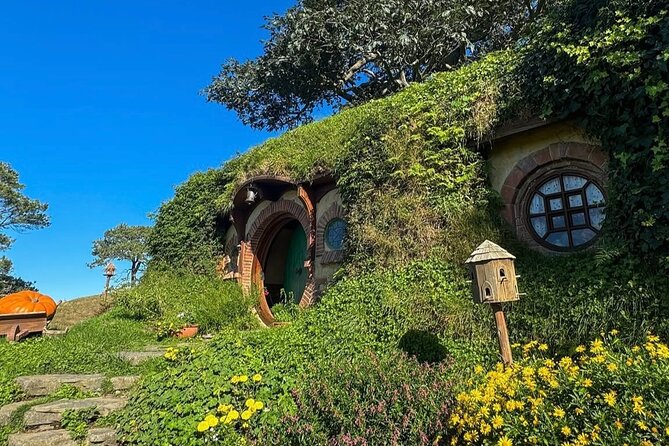 Private Hobbiton Movie Set and Rotorua Day Trip from Auckland - Wai-O-Tapu and its colorful thermal features