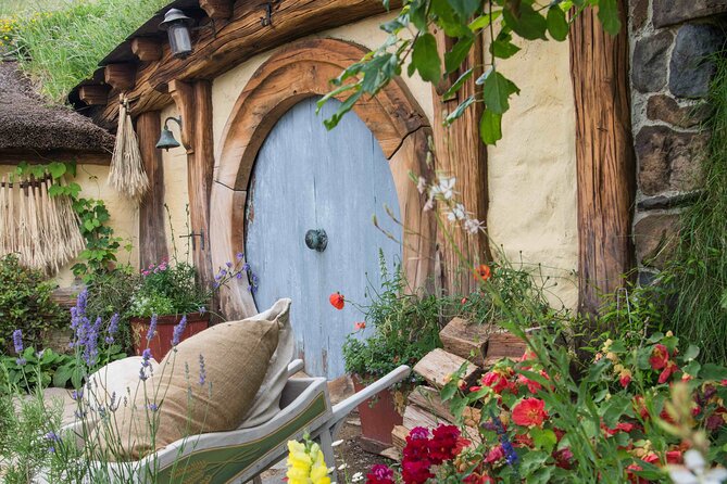Private Journey to Middle-earth: Hobbiton Movie Set - Ex Auckland - The long road from Auckland to Middle-earth