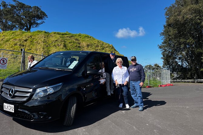 Private Luxury Airport Transfers in Auckland – Sedans & Vans - Communication, punctuality, and airport meeting details