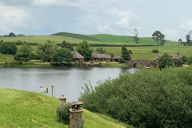 Private Luxury Tour to Hobbiton Movie Set & Waitimo Glowworm Cave - Food, comfort, and what is covered