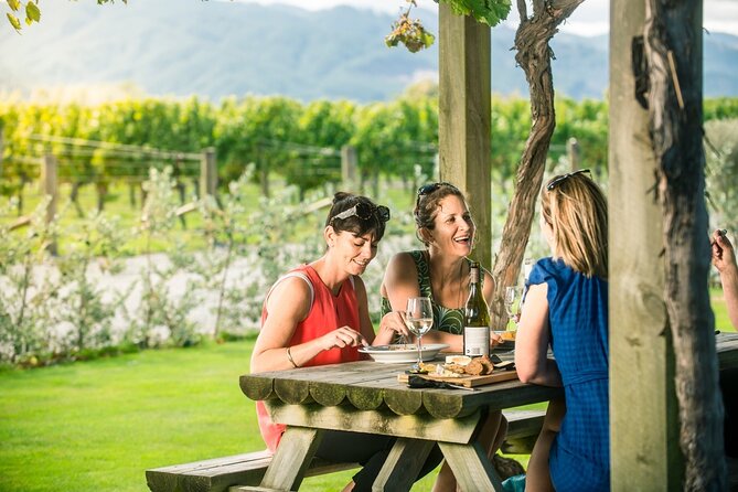 Private Marlborough Winery Tour - Saint Clair offers a practical lunch option