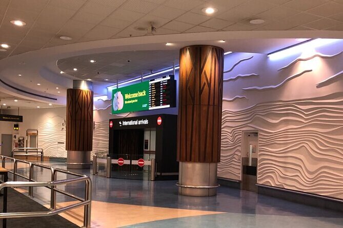 Private One-Way Transfer: Auckland Airport to Auckland City Hotel - Why flight monitoring matters