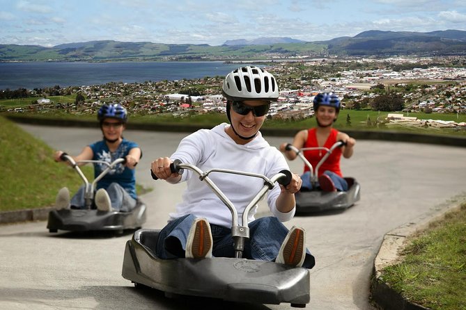 Private Shore Excursion Rotorua/ Tauranga Maori culture, Geyser & concert - Te Puke puts kiwifruit country on the route