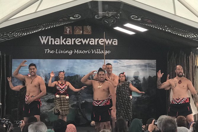 Private Shore Excursion Rotorua/ Tauranga Maori culture, Geyser & concert - Whakarewarewa brings Māori life and geothermal force together