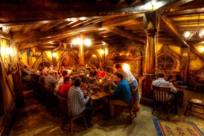 Private tour – Hobbiton Movie Set Evening Banquet Return from Auckland
