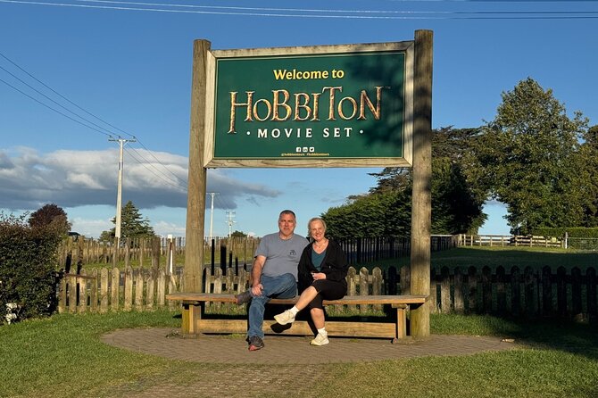 Private Tour: Hobbiton Movie Set, Rotorua Mud Pool & Treewalk - One long day from Auckland to the North Island’s storybook heart