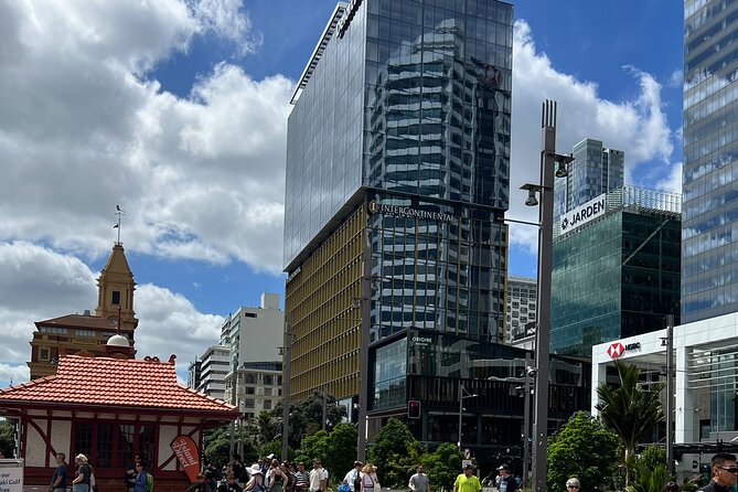 Private Transfer From Auckland City To Auckland Airport - Arriving at the right airport terminal