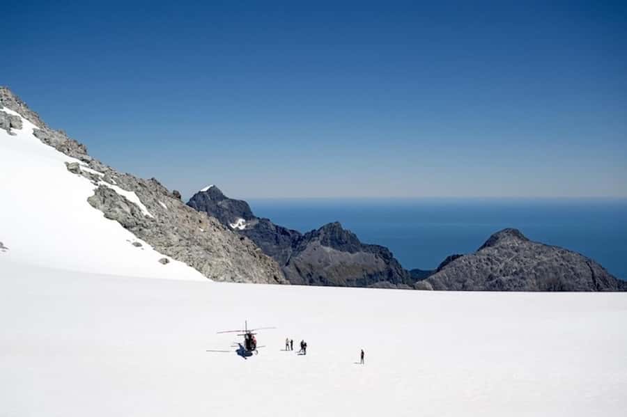Queenstown: 2.5 Hour Flight to Fiordland's Iconic Locations - Mt Tutoko and the glacier landing