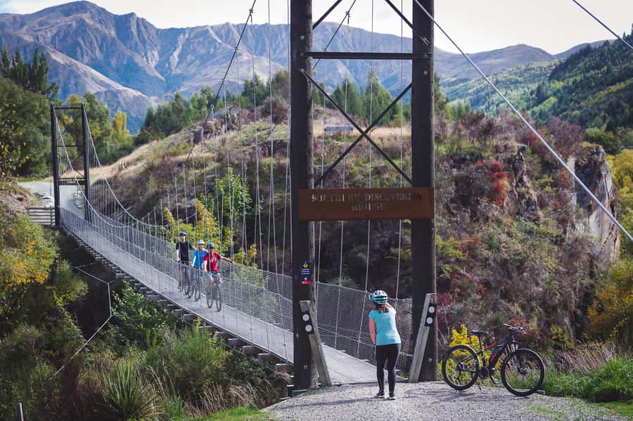 Queenstown: Arrowtown To Queenstown Biking Adventure - Arrowtown coffee and a gold-rush beginning