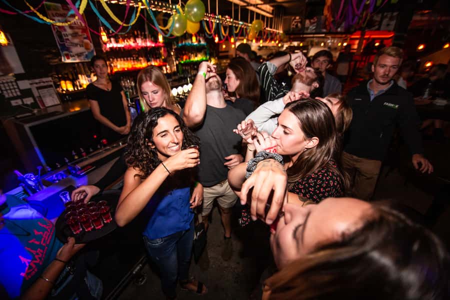 Queenstown: Bar Crawl with 5 Free Shots and Pizza - What the 4.2 rating tells me