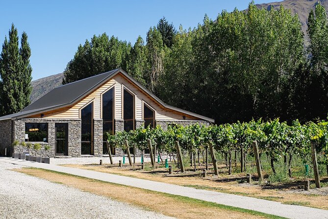 Queenstown Classic Wine Tour: 3 Winery Visits, Cave Tour & Cheese - Why the small group matters