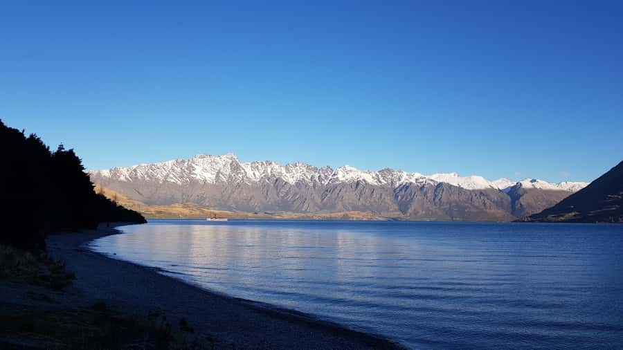 Queenstown: Craft Beer Brewery Tour with Lunch - The village stop adds a useful pause