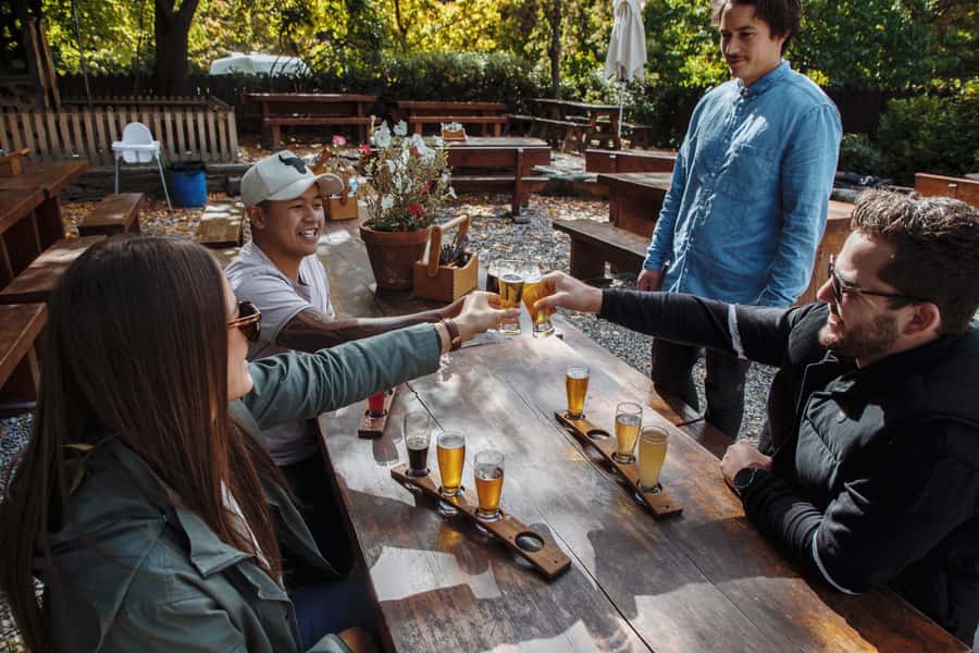 Queenstown: Craft Beer Brewery Tour with Lunch - Pickup from Queenstown hotels and the airport