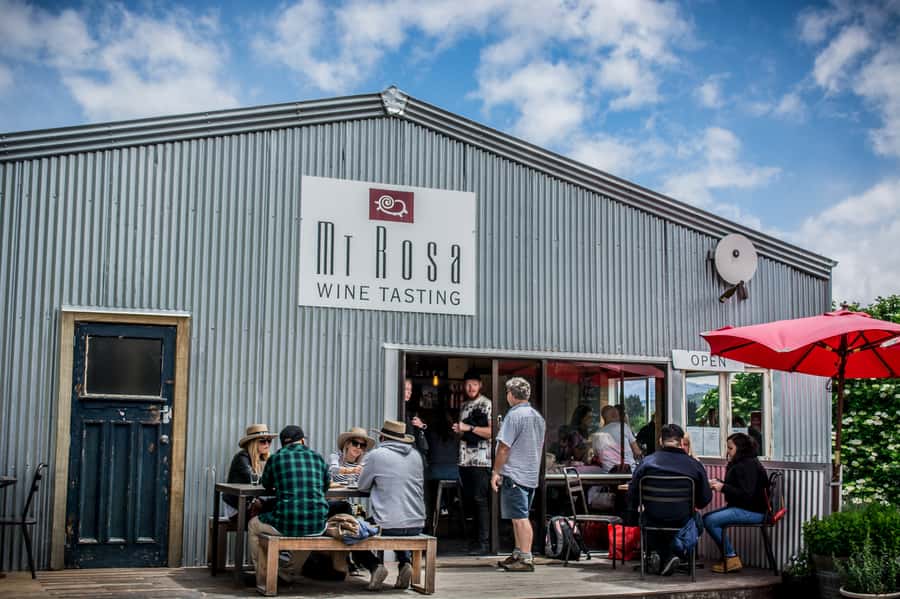 Queenstown & Gibbston Valley: Hop-On Hop-Off Wine Tours - Starting in Queenstown and heading through Arthur’s Point