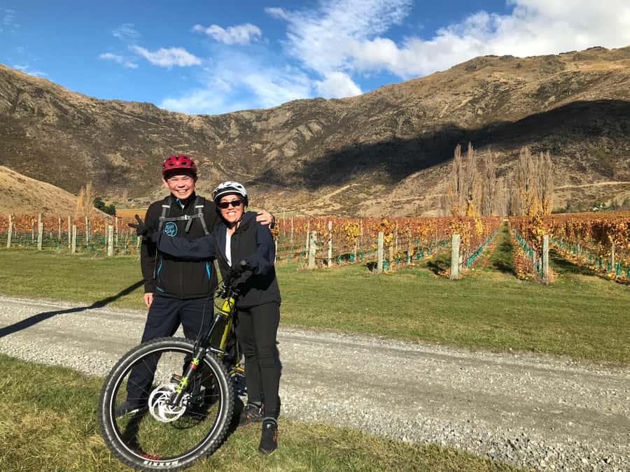 Queenstown: Guided E-Bike Tour with Winery Visits & Tastings - Who should book this Queenstown outing?