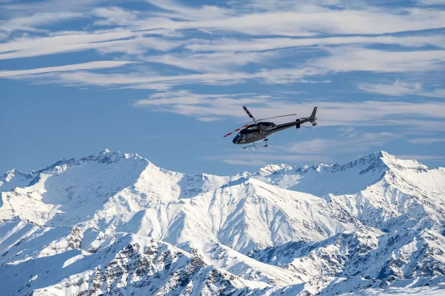 Queenstown Helicopter Flight with Snow Landing | 30 mins - The first views over Queenstown