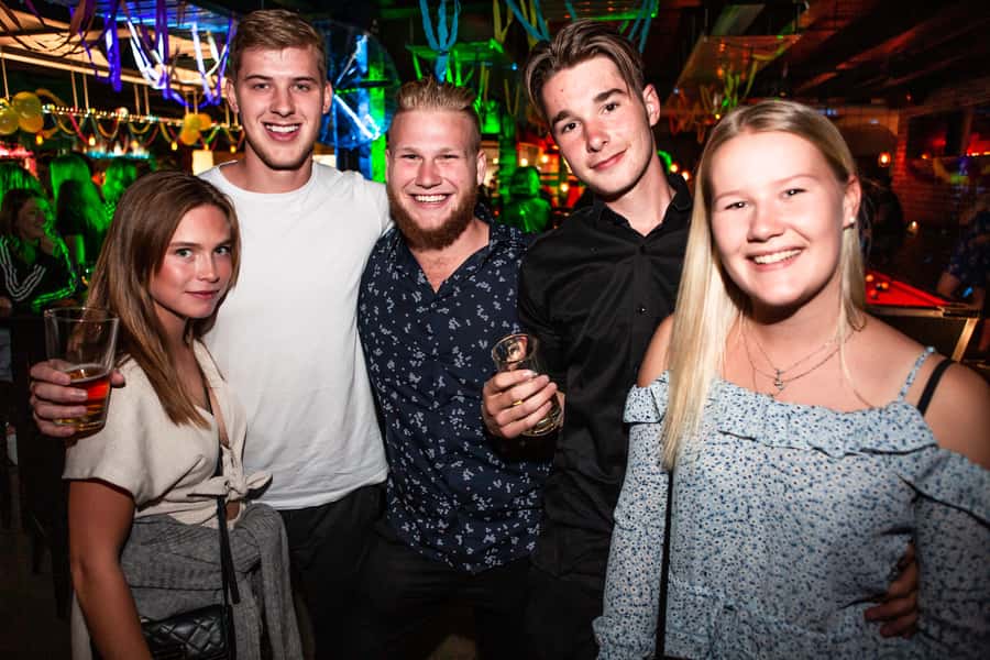 Queenstown: Ice Bar Crawl - The Ice Bar arrives later in the route