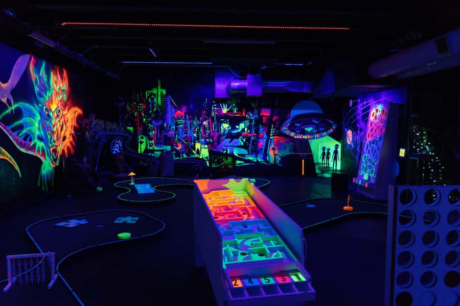 Queenstown: Indoor Putt 'n' Glow Mini Golf - A glow-in-the-dark twist on mini golf