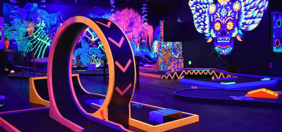 Queenstown: Indoor Putt 'n' Glow Mini Golf - Nine holes, eight challenges, and room to experiment