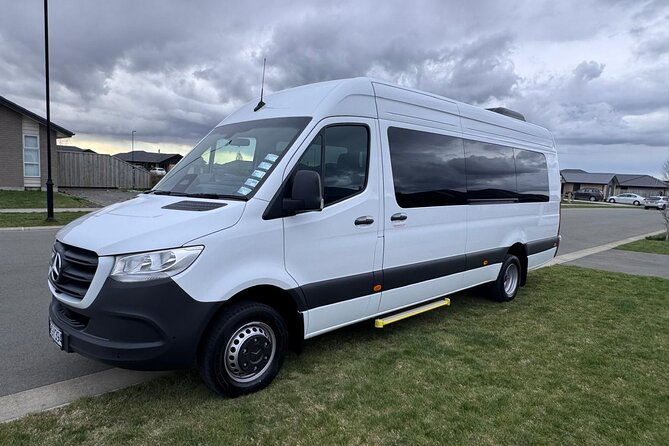 Queenstown International Airport To and From City Center Transfer - Door-to-door drop-off at your hotel or address