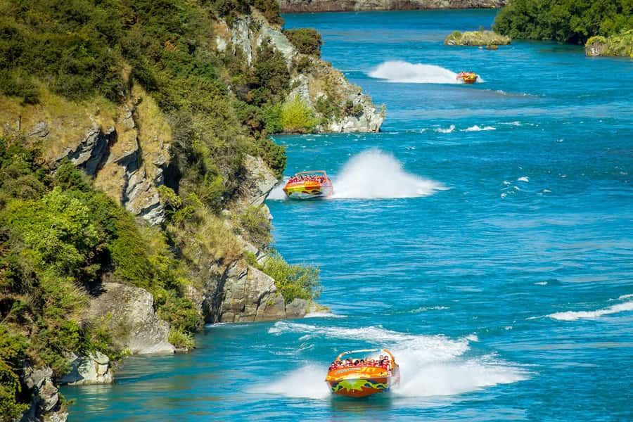 Queenstown: Jet Boat Adventure with Thunder Jet - Why the one-hour option offers better value