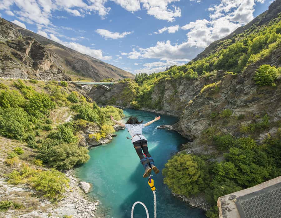 Queenstown: Kawarau Bridge Bungy - World's First Bungy! - Why Kawarau Bridge is more than a jump site