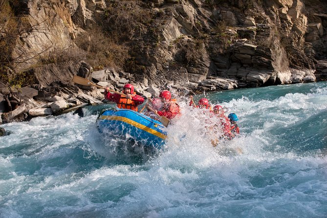 Queenstown Kawarau River Rafting and Jet Boat - Grade 2 to 3 rapids and the Dog Leg finish