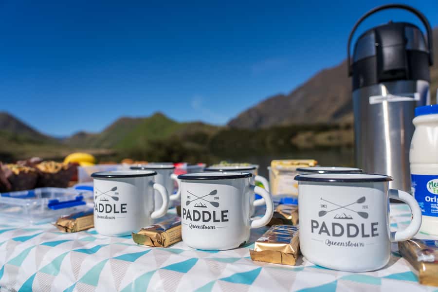 Queenstown: Kayaking or SUP Experience on Moke Lake - The shore picnic is small but worthwhile