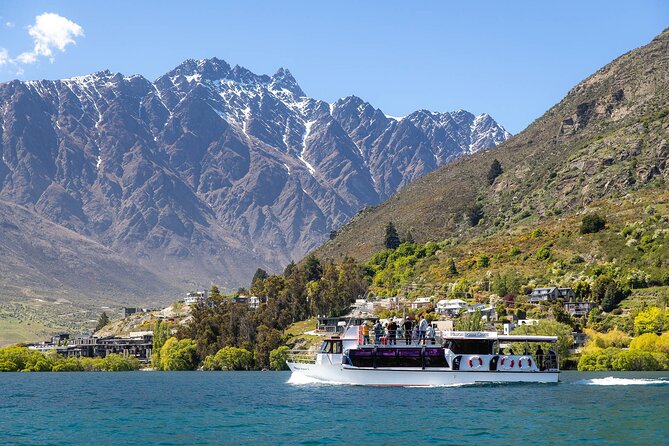 Queenstown: Lake Wakatipu Scenic Cruise (90 Minutes) - Setting out from Queenstown Bay