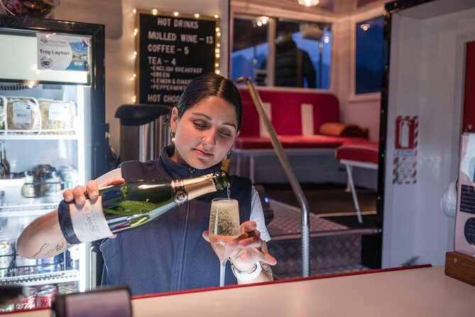 Queenstown: Lake Wakatipu Scenic Cruise (90 Minutes) - Indoor comfort, outdoor views, and mobility notes