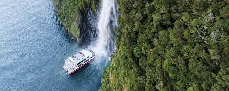 Queenstown: Milford Sound Cruise & Helicopter Alpine Tour - Why the helicopter changes Milford Sound