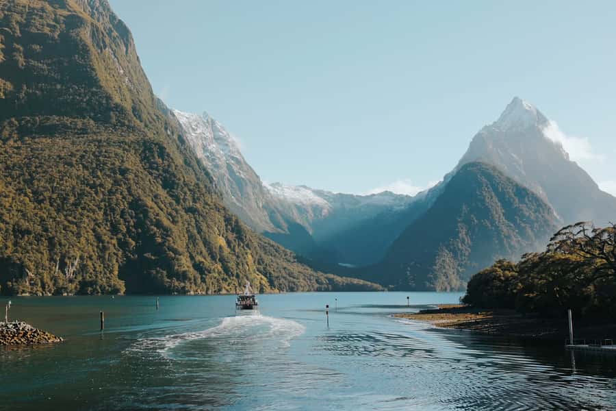Queenstown: Milford Sound Flight and Cruise - Key points at a glance