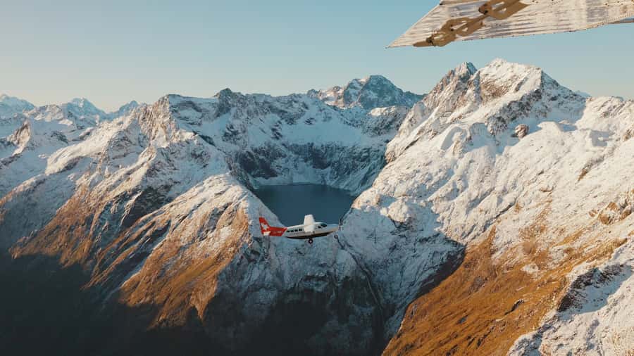 Queenstown: Milford Sound Flight and Cruise - From Coronet Peak to Lake Wakatipu