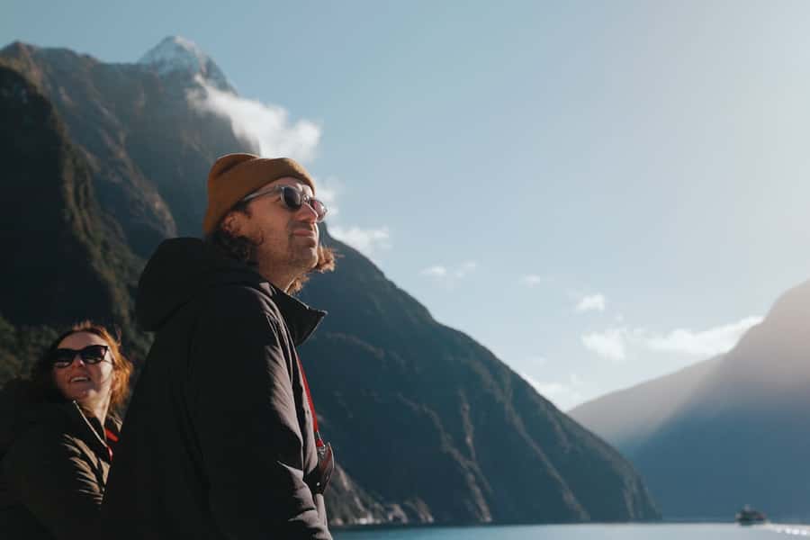 Queenstown: Milford Sound Flight and Cruise - Wildlife on the water