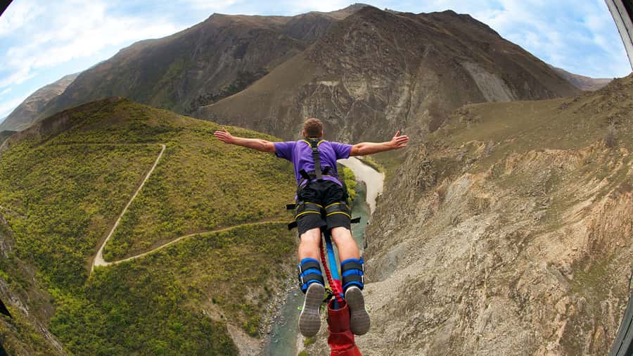 Queenstown: Nevis Bungy - Australasia's Biggest Bungy! - Leaving Queenstown by mandatory 4WD shuttle