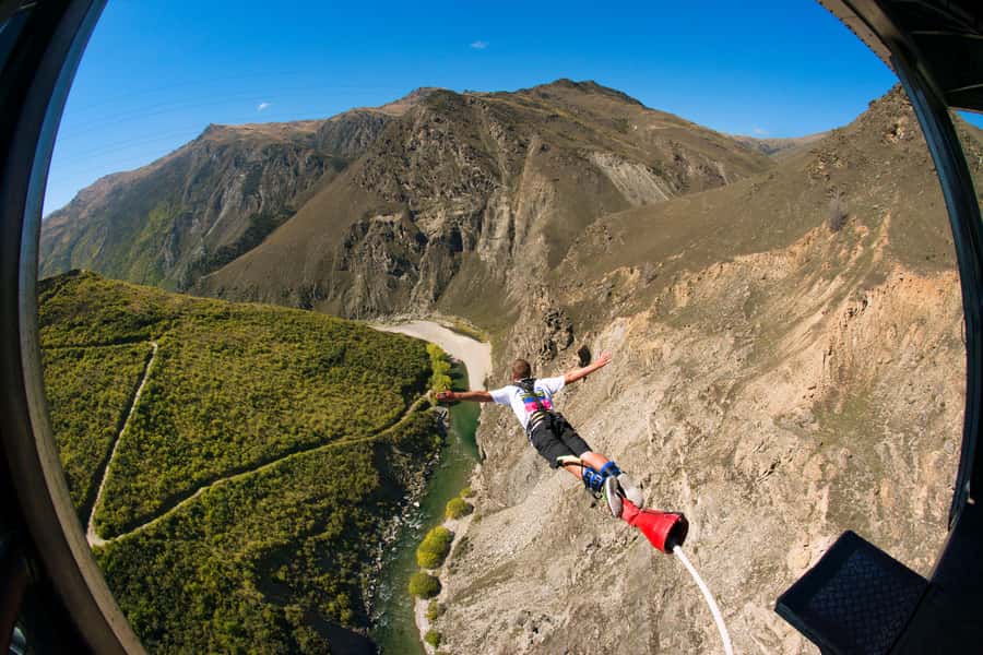 Queenstown: Nevis Bungy & Swing Combo - Crossing to the 134m Nevis Bungy pod